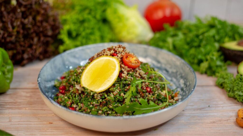 Quinoa salad with lemon, avocado and parsley