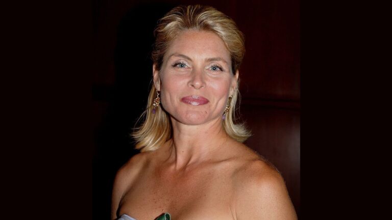 Ex-supermodel calls on celebrities to better recognize Christian fans