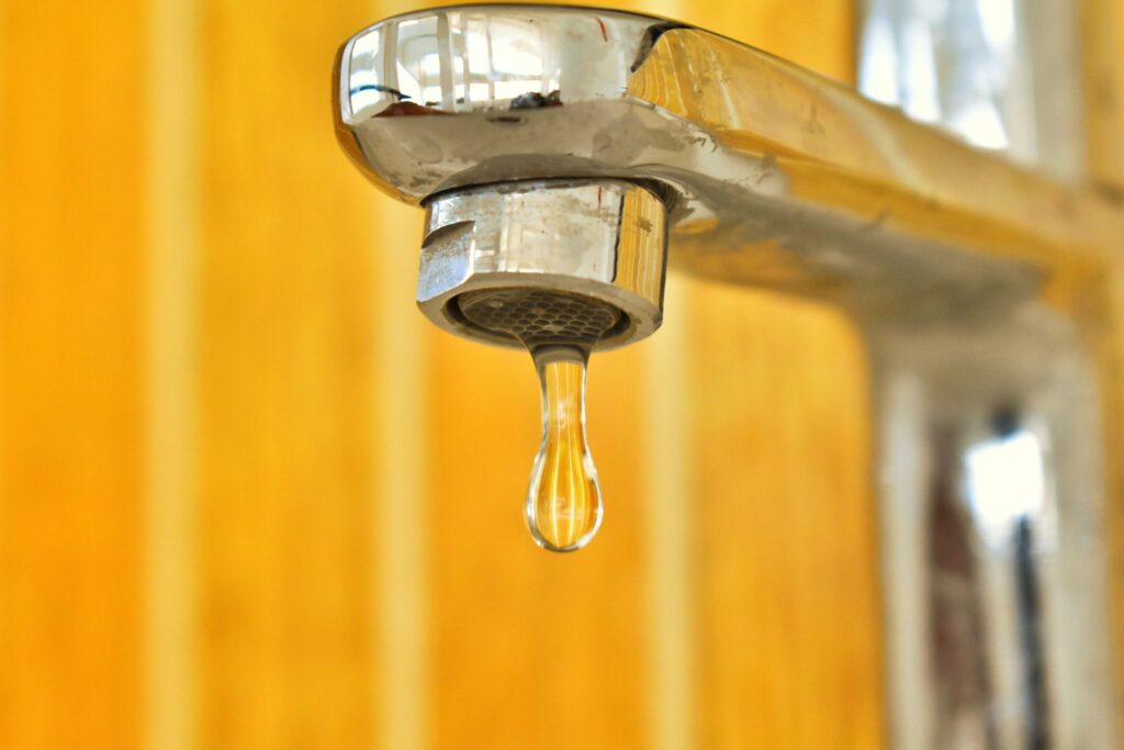 leaking kitchen faucet