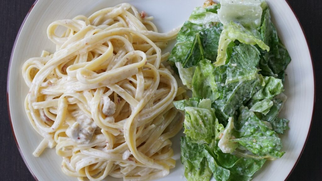 Chicken fettuccine alfredo pasta dish