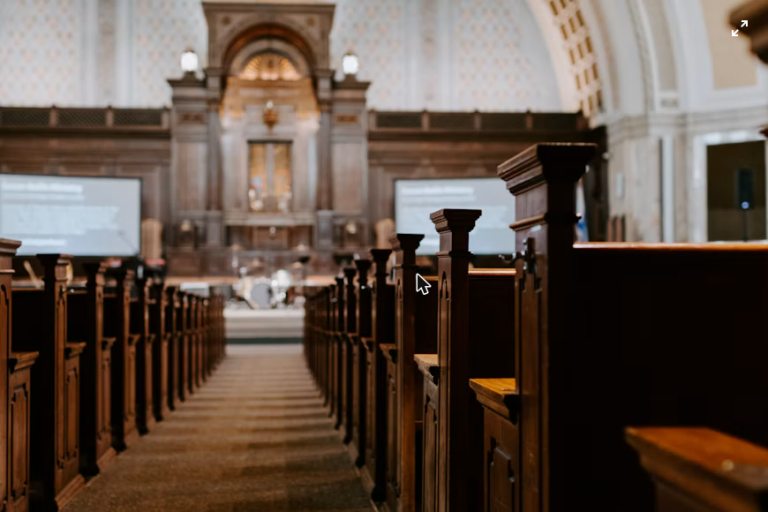 Lifeway Research’s newest survey finds the share of pastors preaching hour-long sermons has roughly tripled since 2019, as more churchgoers ask for the longer service.